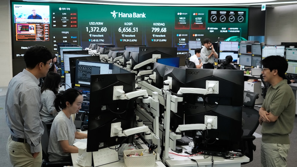 Asian shares decline, stocks slip on Wall St, while global bond sell-off intensifies