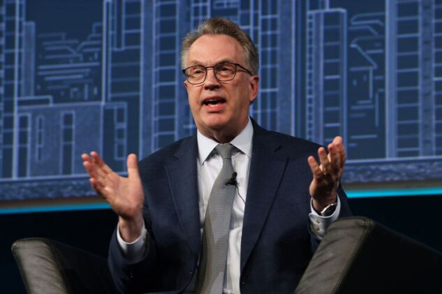 Fed’s Williams Says Inflation Continuing to Trend Down (1)