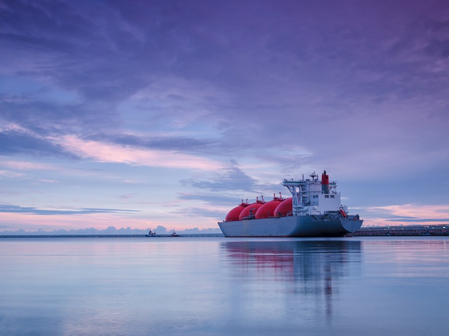Pakistan Rejects Costly LNG Cargo as Blackout Risk Deepens