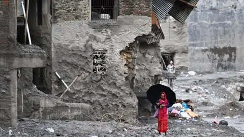 Thousands still missing as Nepal-Tibet flood relief and recovery intensifies