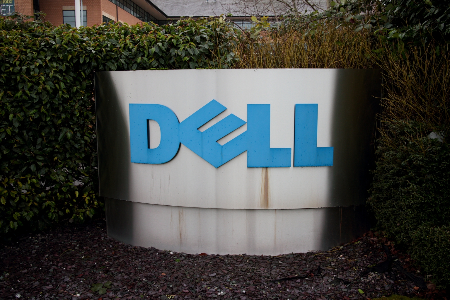 Dell Technologies: The Sovereign AI Wave Is Just Beginning (NYSE:DELL)
