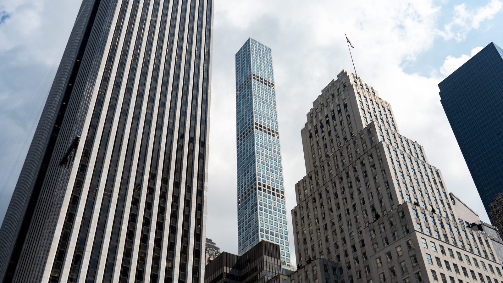 Income inequality in New York City is getting worse, even as lower earners saw big wage growth