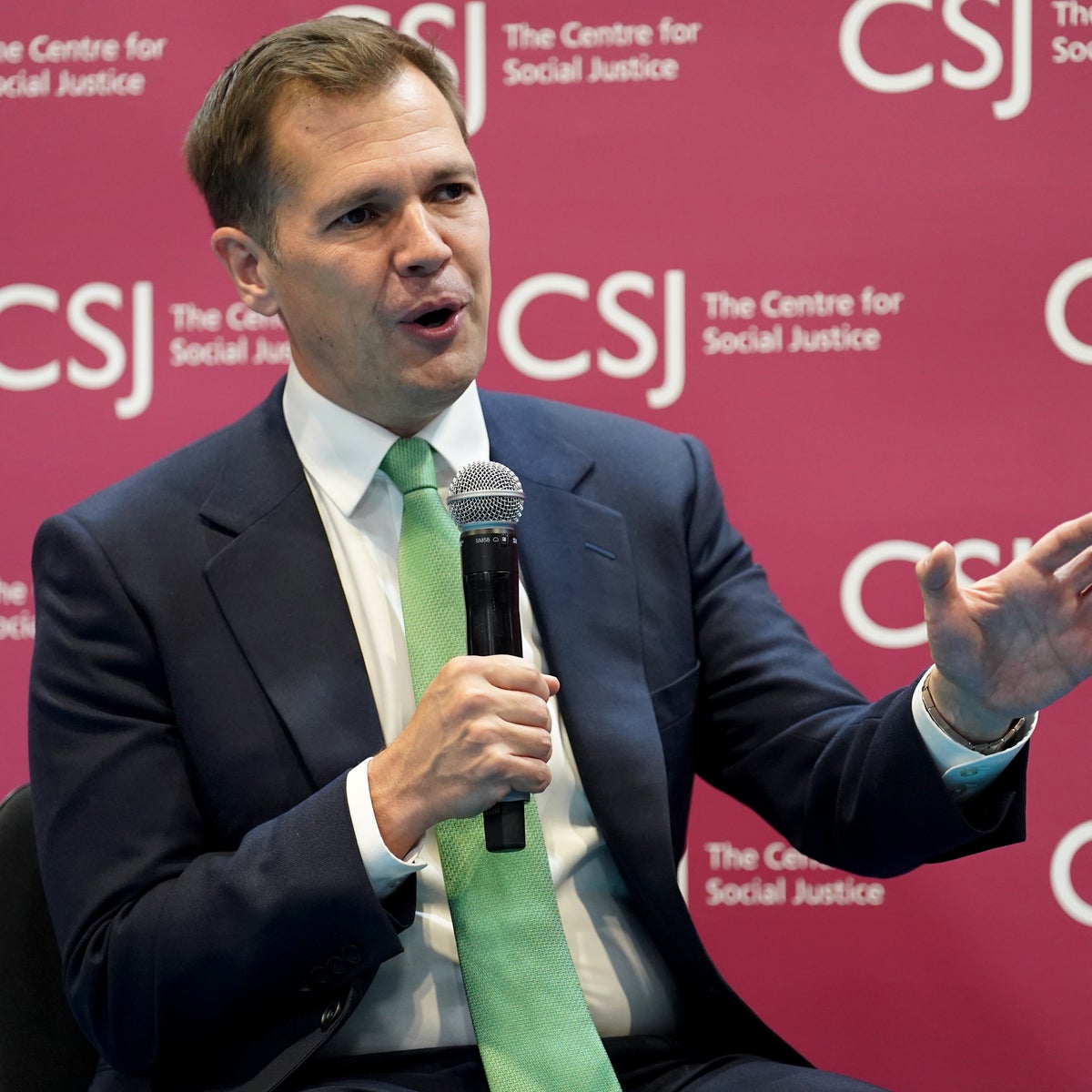 Reform to promise tax cut for millions as donations row rumbles on