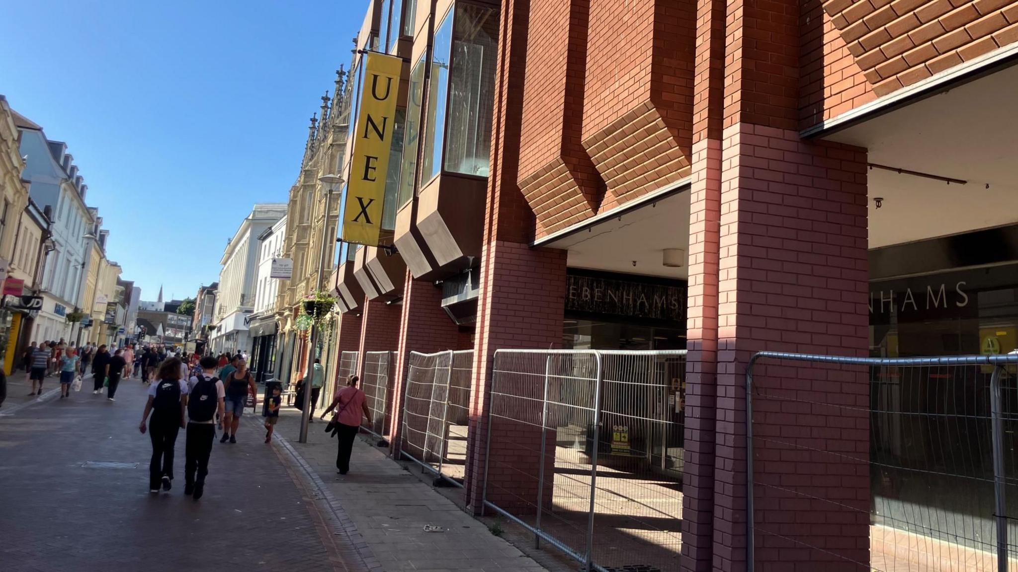 What should happen when Ipswich Debenhams building is demolished?