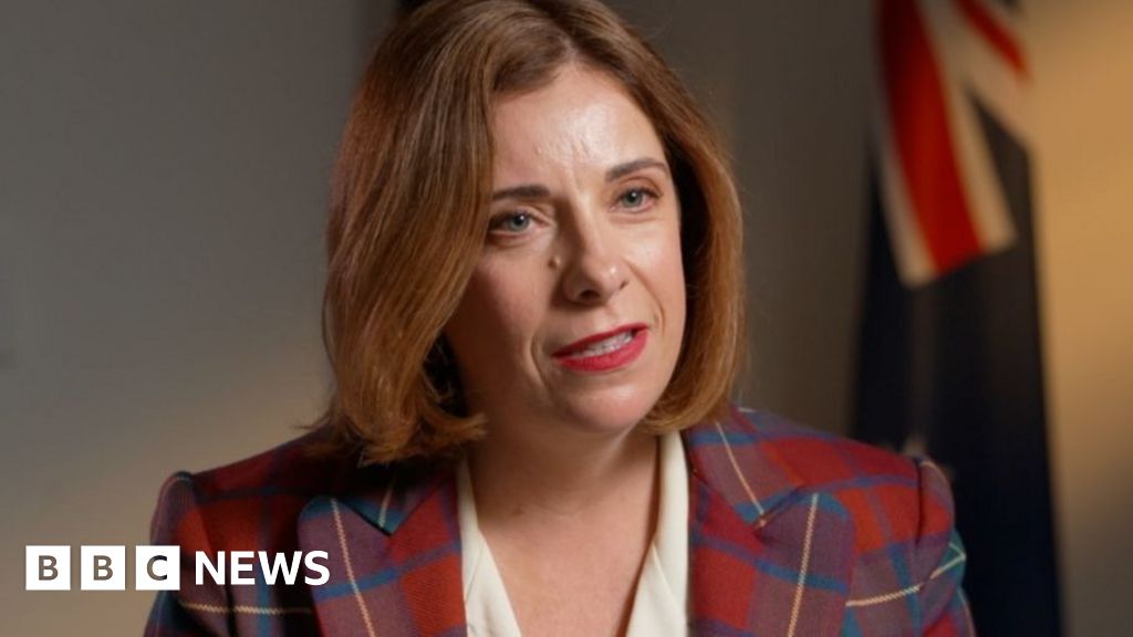 Australians will be able to switch off social media algorithms under planned legislation