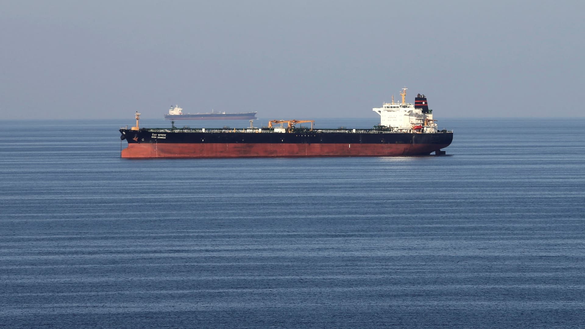 Oil extends gains as renewed Mideast hostilities raise worries of prolonged conflict