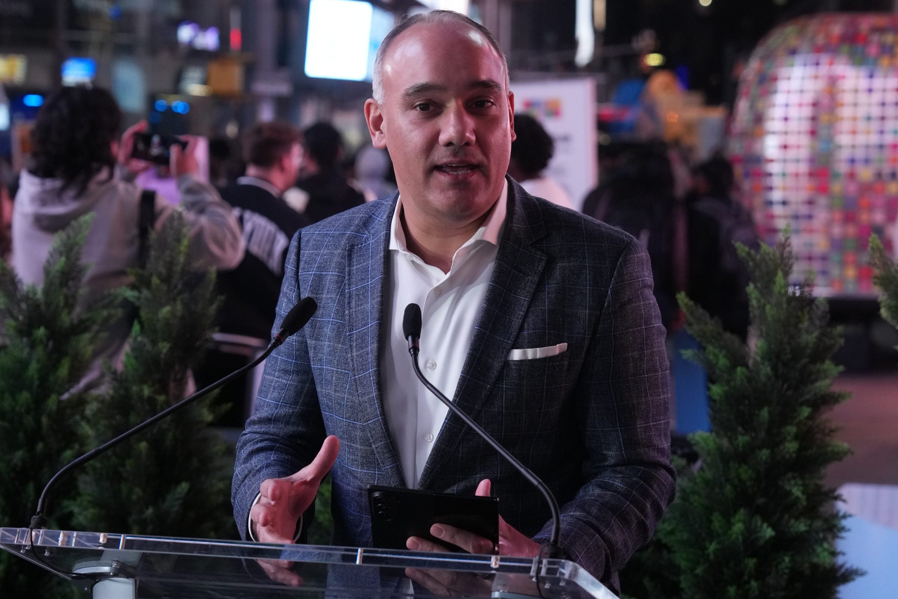 Samsung exec Dave Das says sales of latest foldable smartphones up 30%