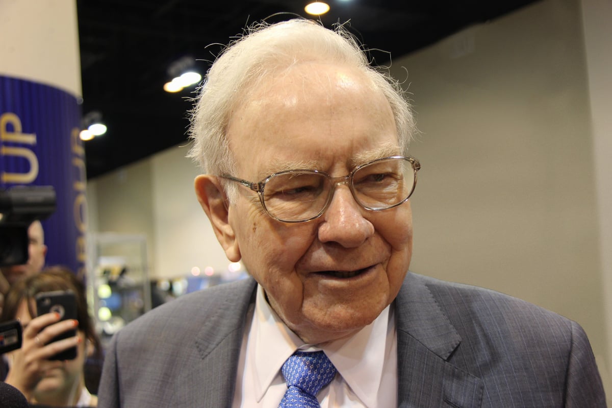 If I Were in My 20s, I'd Buy This Vanguard ETF Warren Buffett Recommended and Hold It Forever