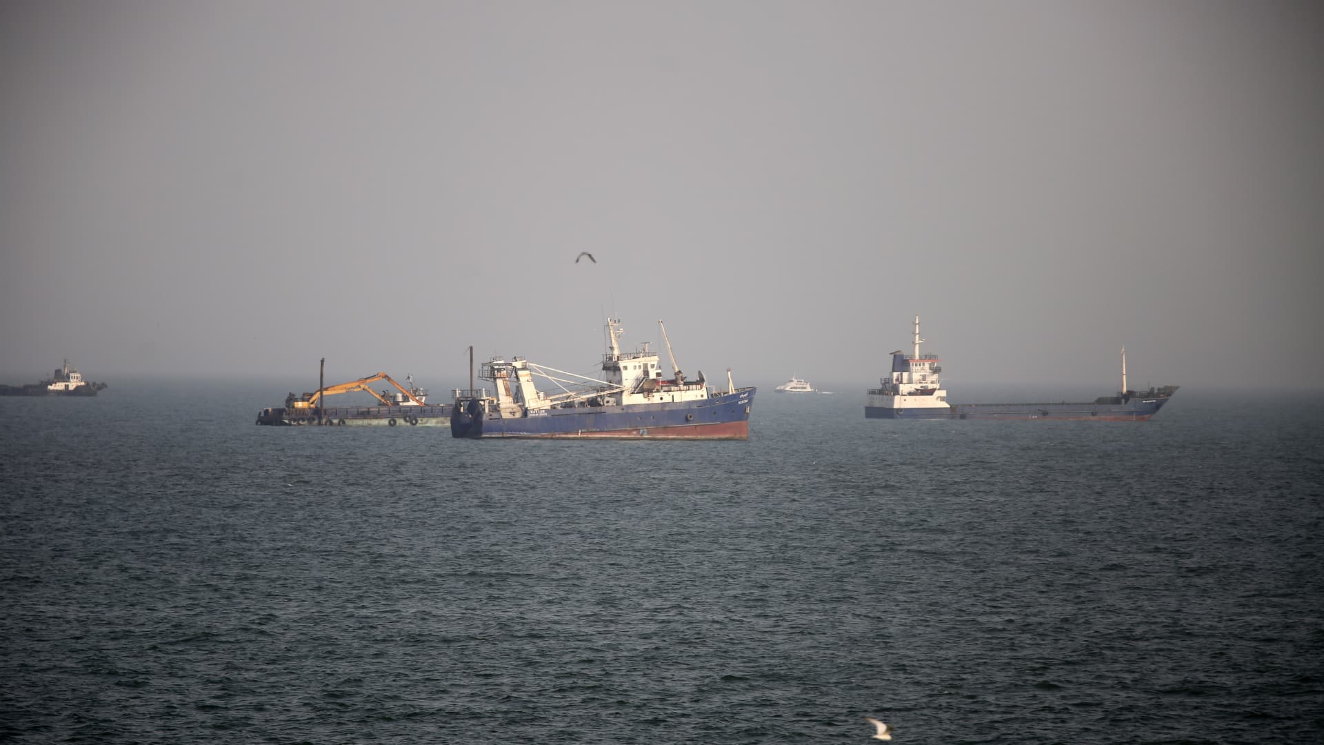 Oil extends gains, with Brent above $101 after U.S. destroys Iranian oil tankers