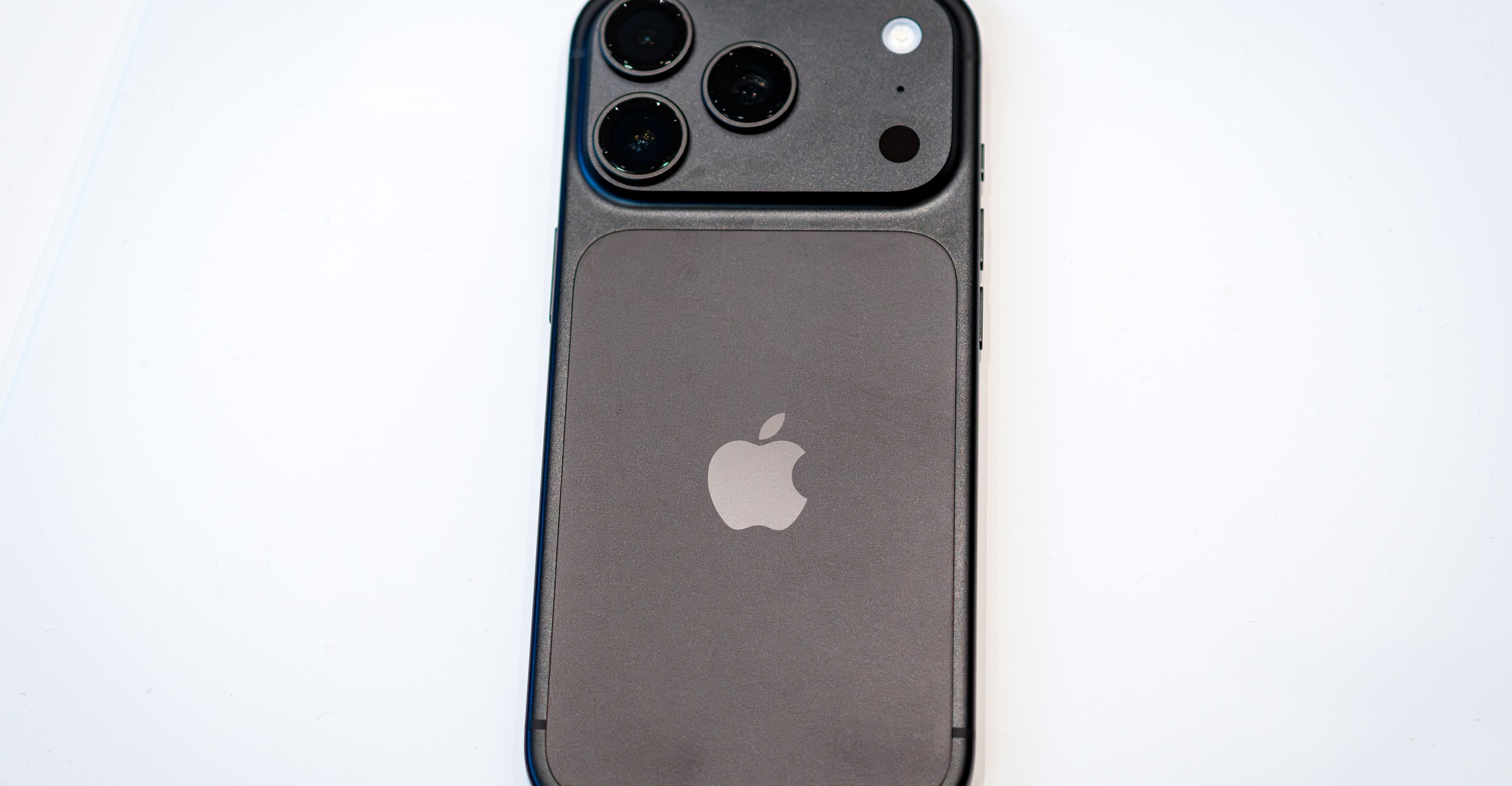 The black iPhone Pro returns