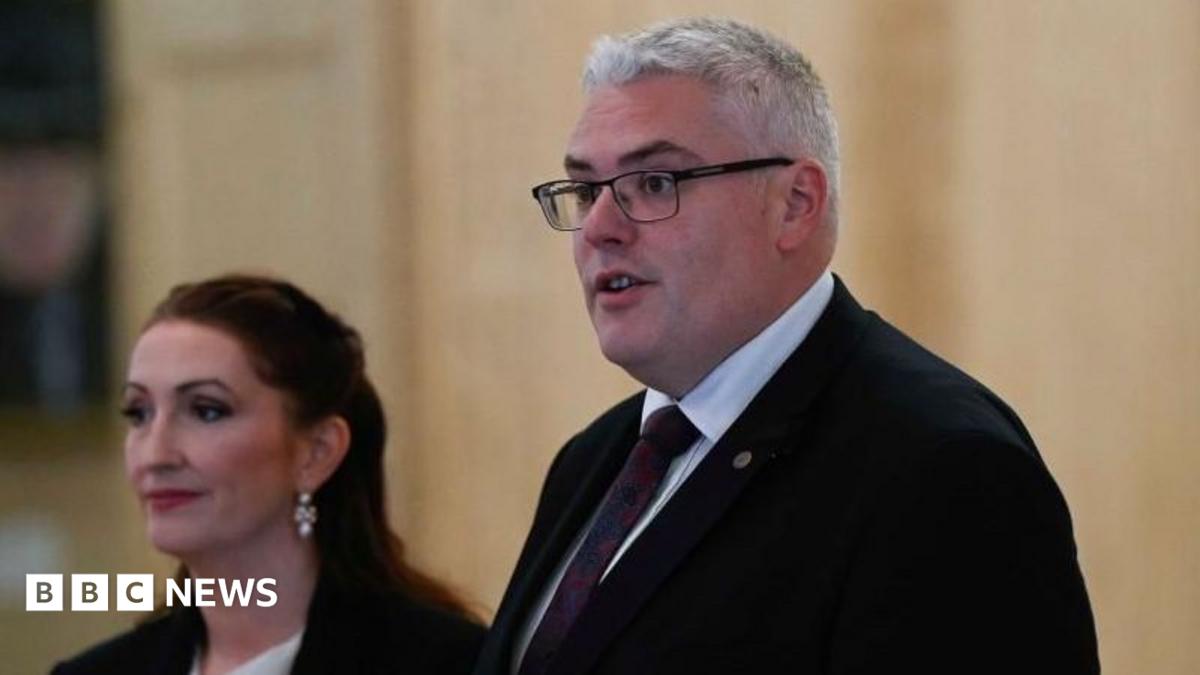Trump's Irish unity remarks a 'dead cat' says DUP's Gavin Robinson