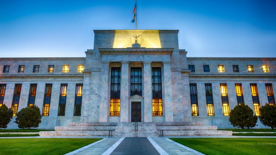 $100 Oil Puts Central Banks Back on Inflation Alert
