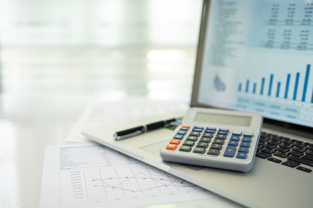 MMFs & CDs: Americans Pile On Low-Risk Investments Despite So-So Yields, Higher Inflation