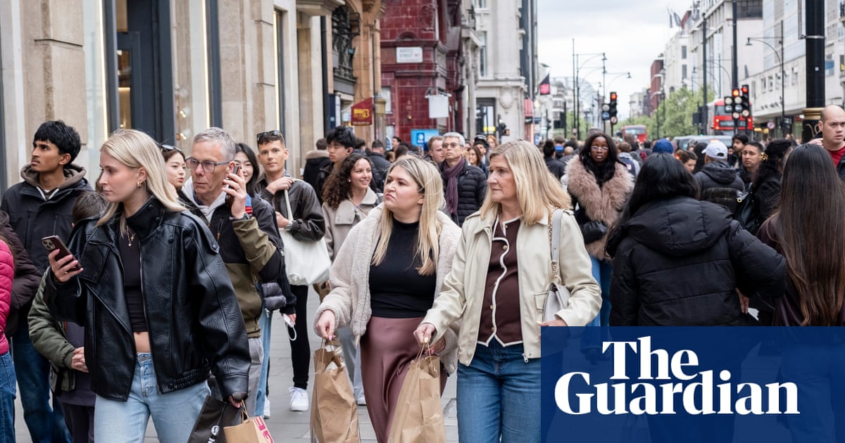UK pay growth slows to 3.9% before crunch interest rates decision
