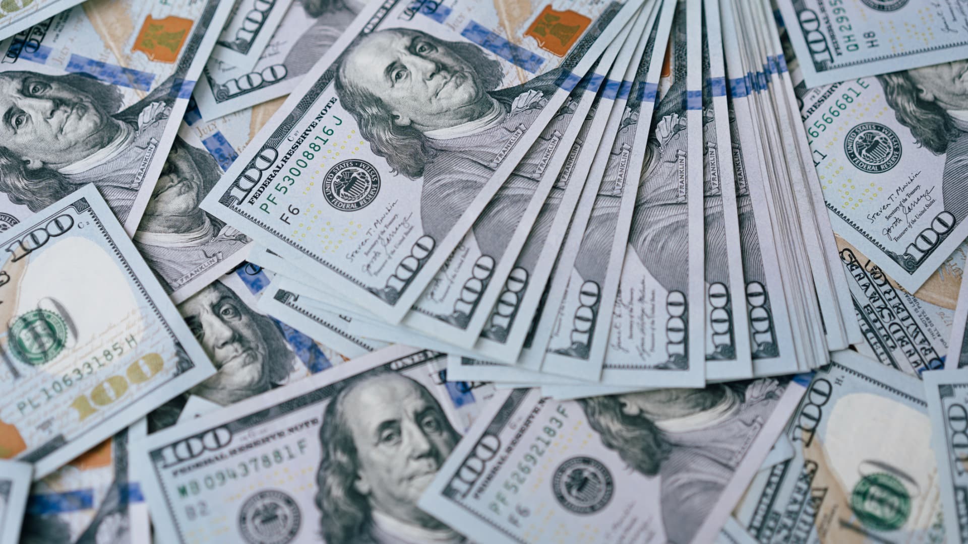 Hawkish Fed lifts dollar to seven-week high as focus turn to BOJ