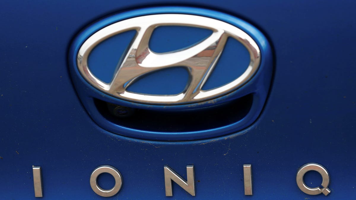 Hyundai issues recall over seat defect that can trap children. See model