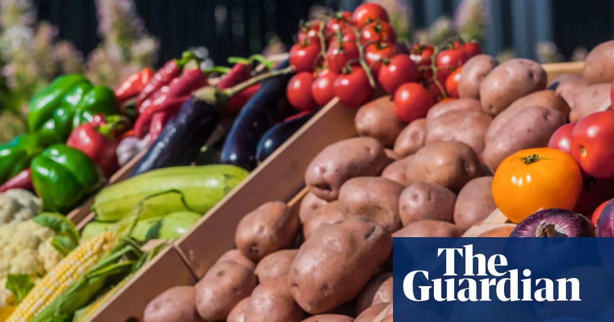 Likelihood of eating fresh produce increases with income for US adults, new CDC report shows