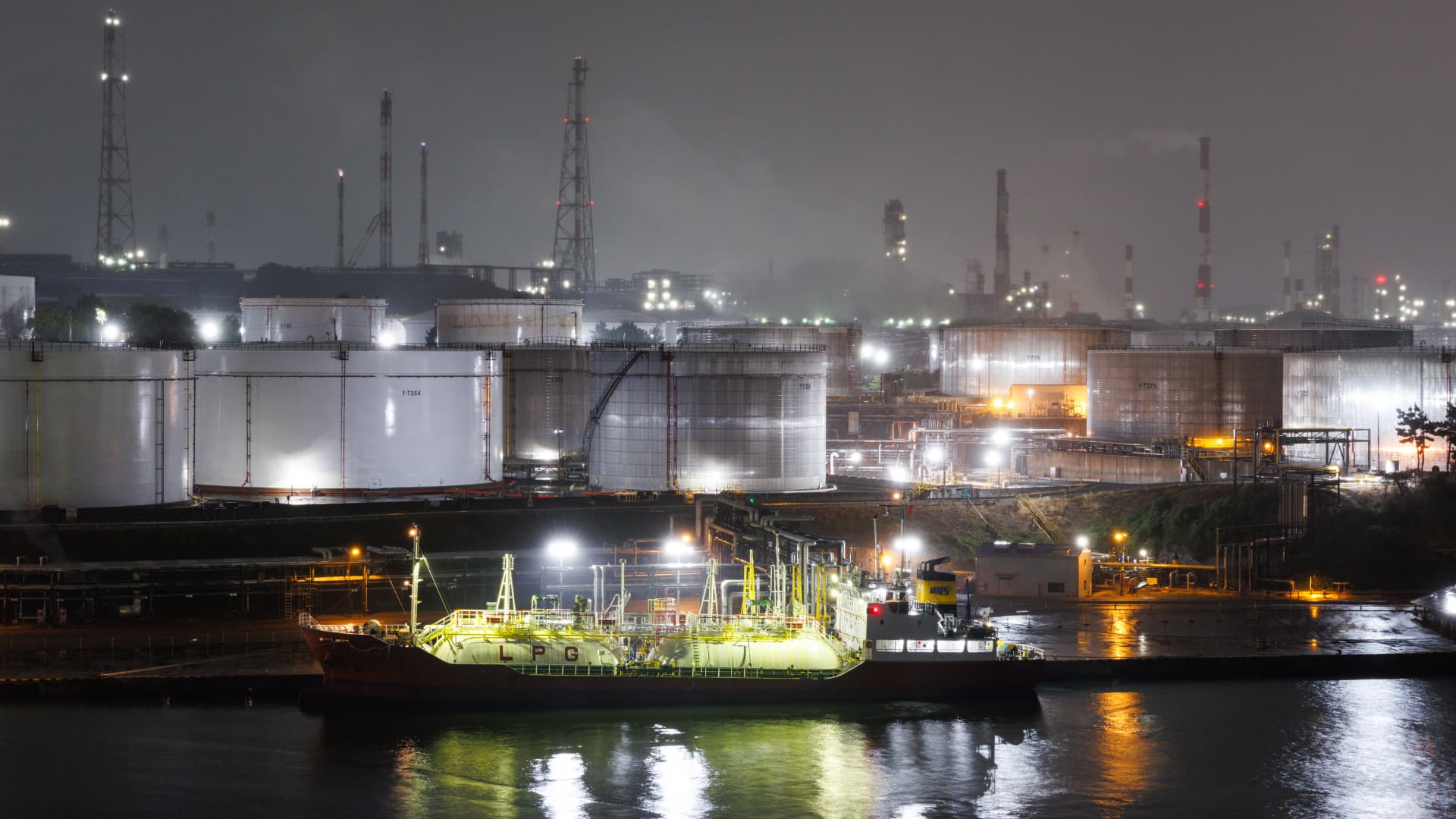 Here's what the Saudi East-West pipeline shutdown means for Asia's biggest crude importers