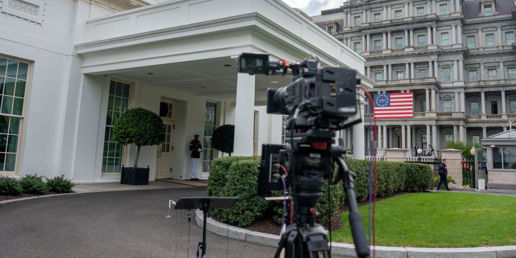 News outlets banned from White House, and Ed Sheeran addresses controversy: Weekend Rundown