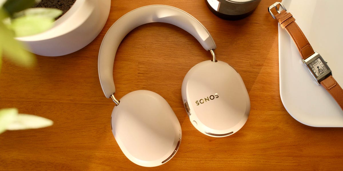I flew 11,000 miles with Sonos' brand-new Ace Ultra headphones, and their noise cancellation wowed me