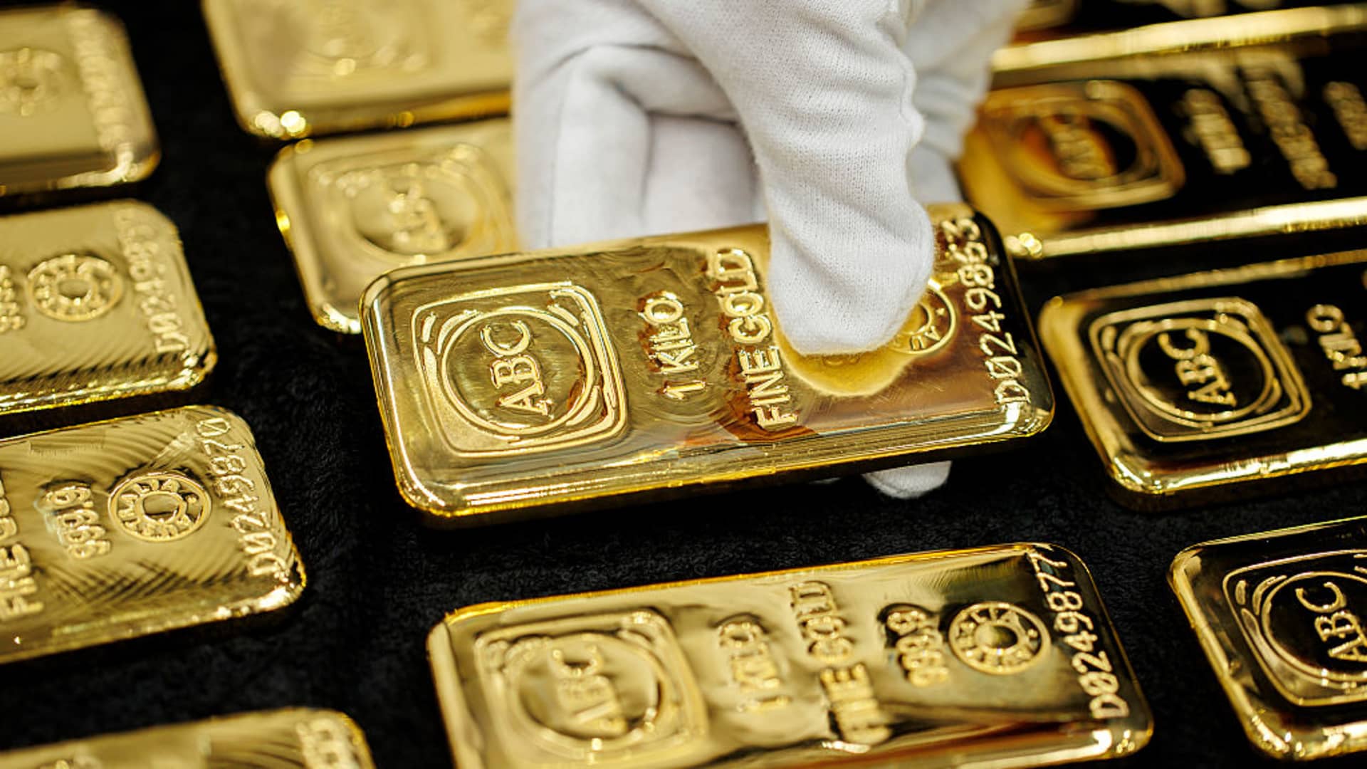 Gold lacklustre as higher-for-longer rate outlook weighs on sentiment