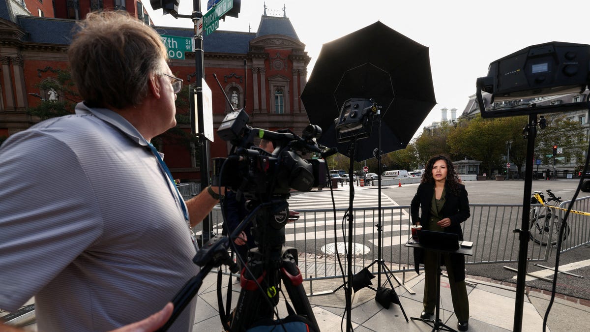 CNN, MS NOW, Politico still barred from White House despite judge's order