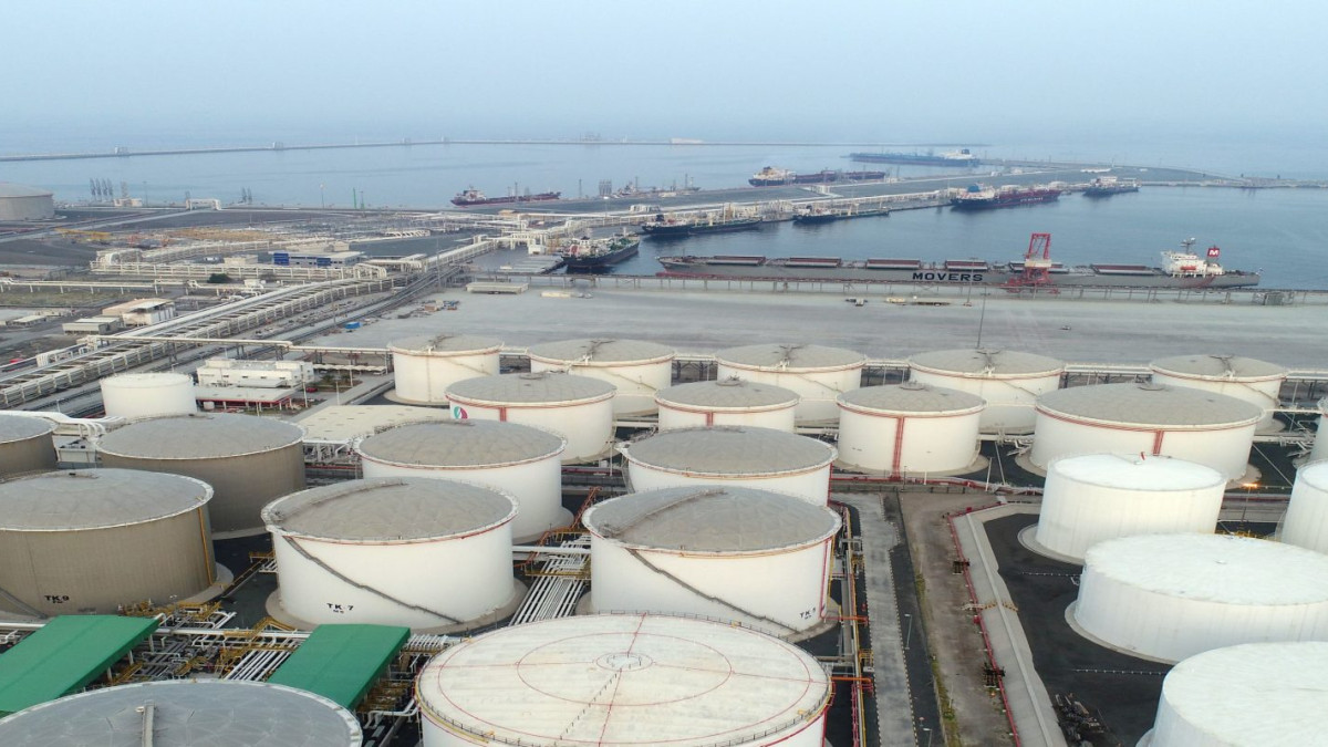 Hormuz Workarounds Keep Gulf Oil Flowingat a Steep Cost