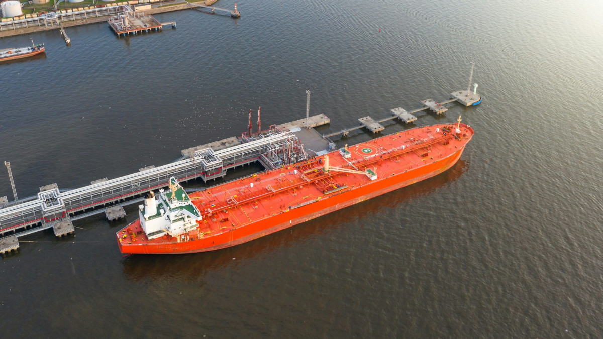 Hormuz Tanker Transits Crash to Single Digits as Crisis Deepens