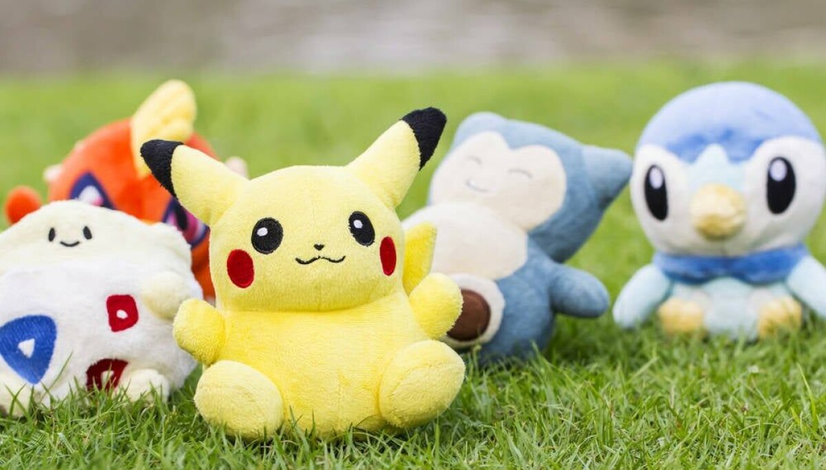 Judge uses electronic tag on Pokémon card tracker. It's super effective!