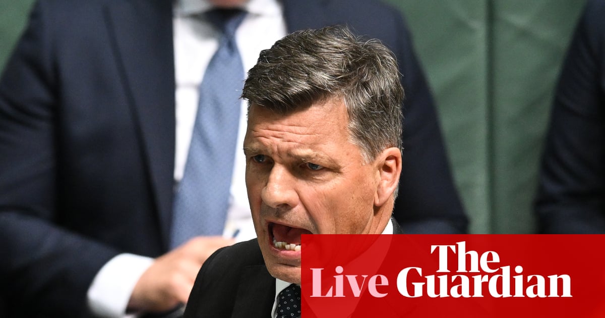 News live: Hume says AI hack shows Australia needs more AI; Albanese posts selfie with Greek PM after Trump controversy
