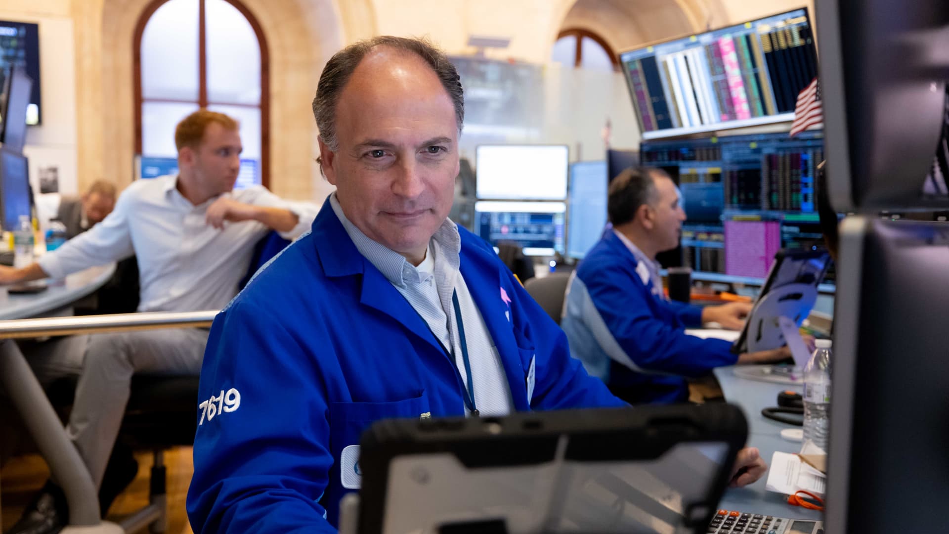 Stock futures are little changed as Dow heads for fourth straight losing week: Live updates