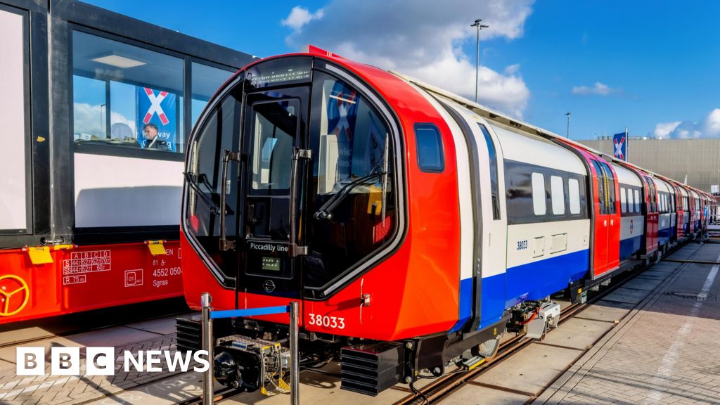 TFL's presents new Piccadilly line train at Berlin exhibition