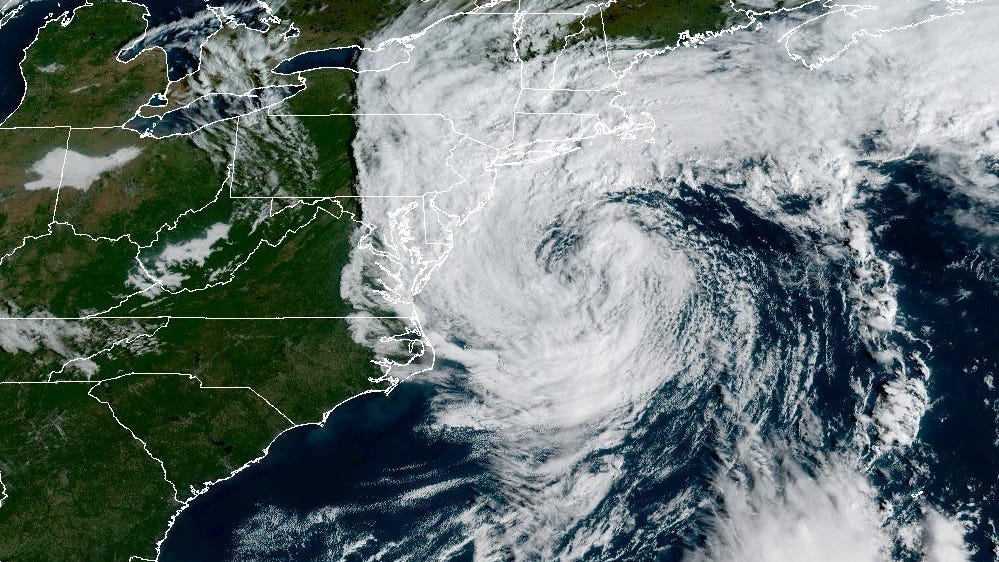 Powerful nor'easter brings wind, rain, dangerous flooding to East Coast