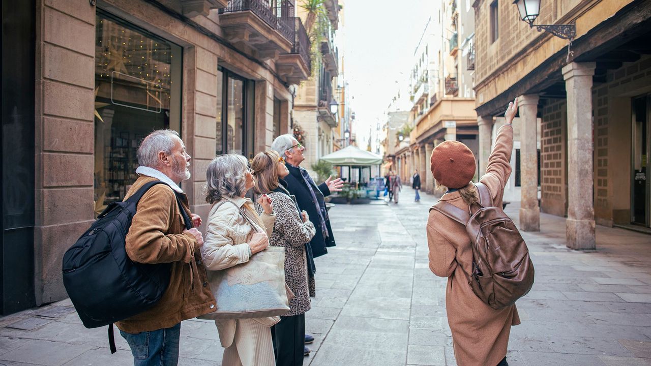How much should you actually tip on a 'free' walking tour?