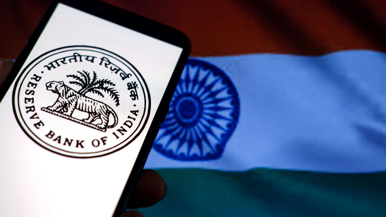 RBI completes ₹1 lakh crore net debt sale for first time in a decade