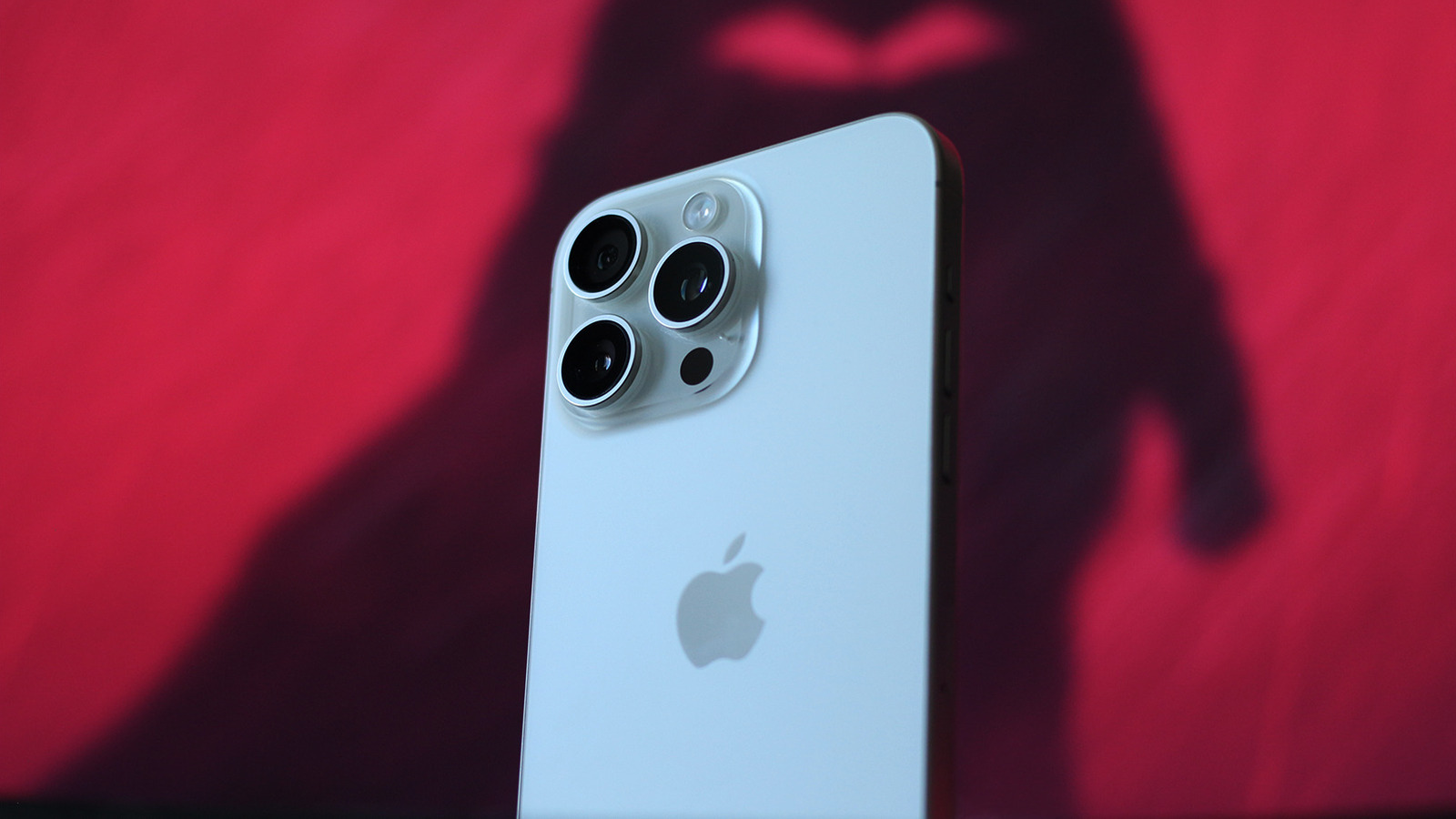 My iPhone Hit 1,000 Charge Cycles — Here's How It's Holding Up