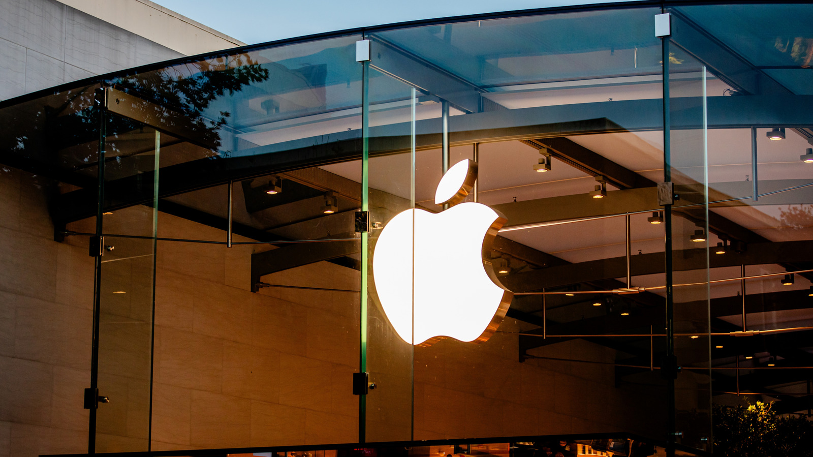 Apple's New iPhone And iPad Security Feature Can Protect You From Scammers