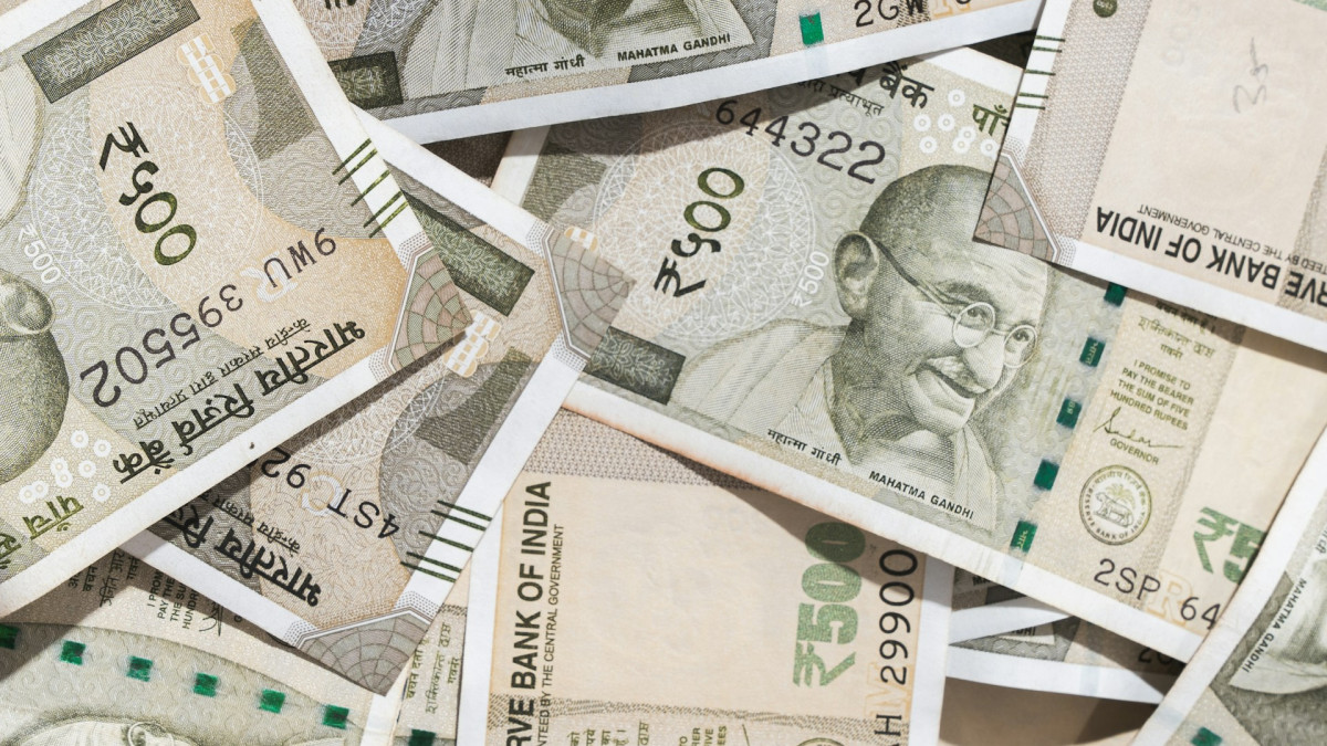 Foreign Investors Pull $3.2 Billion From Indian Markets as Oil Rally Returns