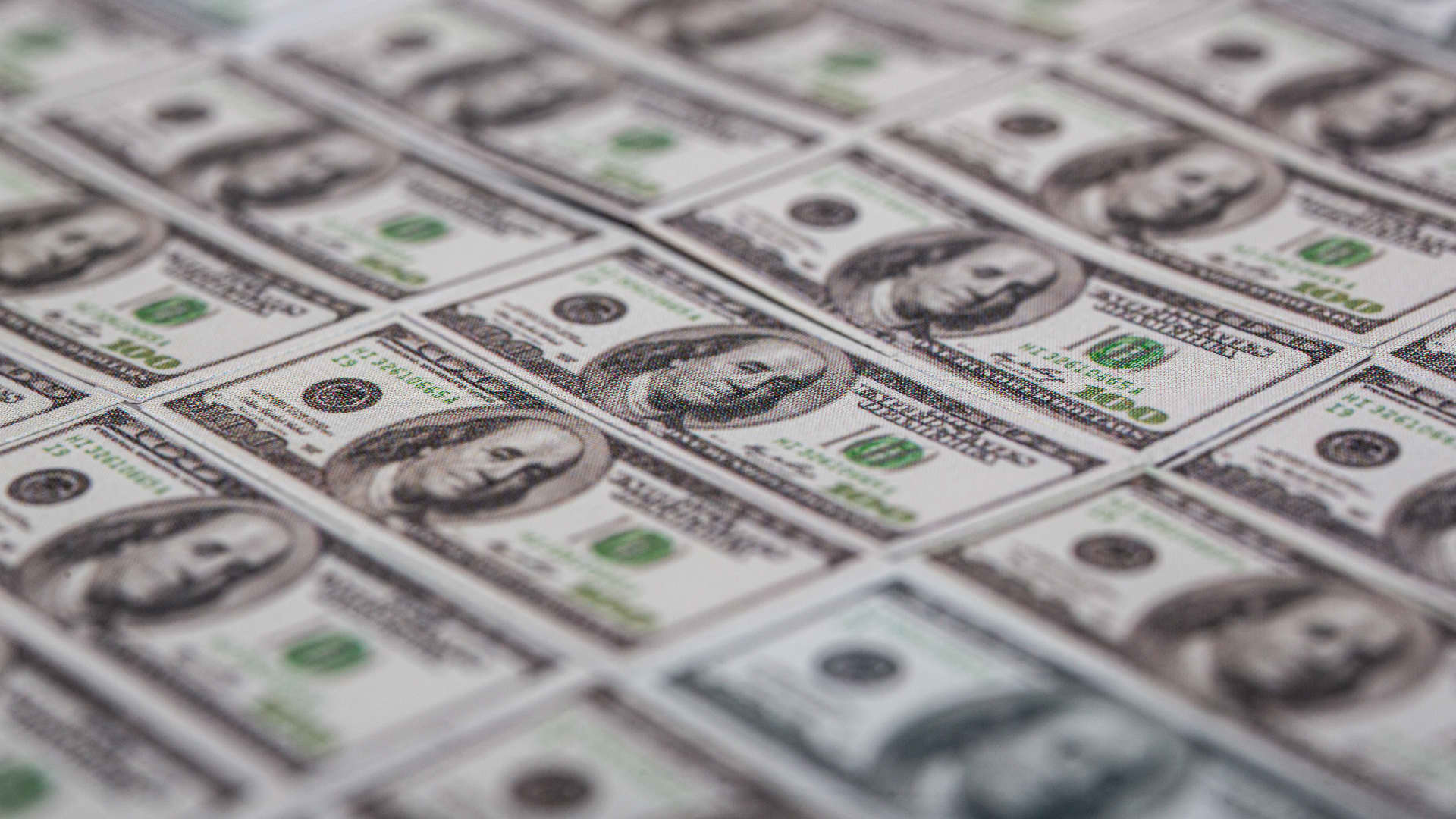 Dollar gets lift from higher yields
