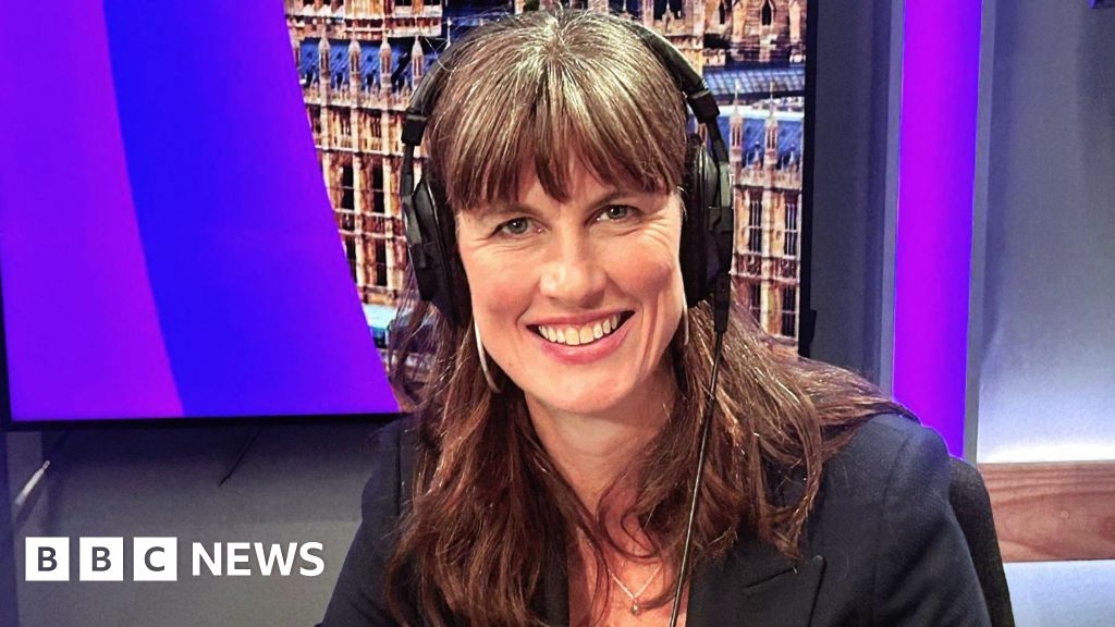 Public control of water not enough, Green deputy leader says