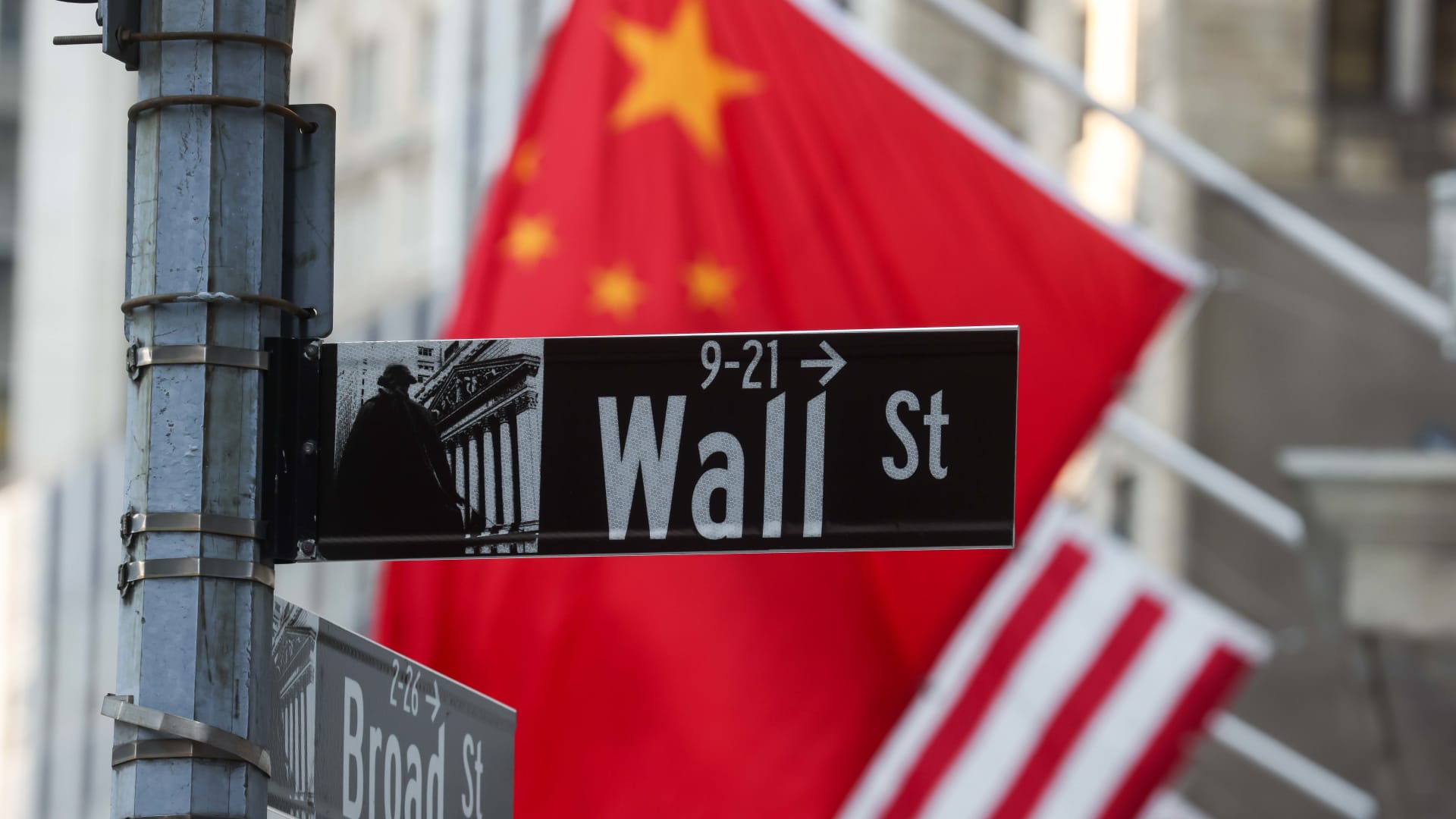 The Dow's rough month, Micron's revenue surge, Google launches Gemini 4 and more in Morning Squawk