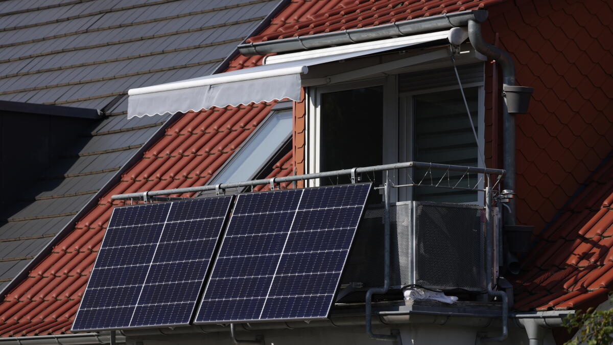 Want solar but don't own a roof? California just legalized plug-in panels, no permission required