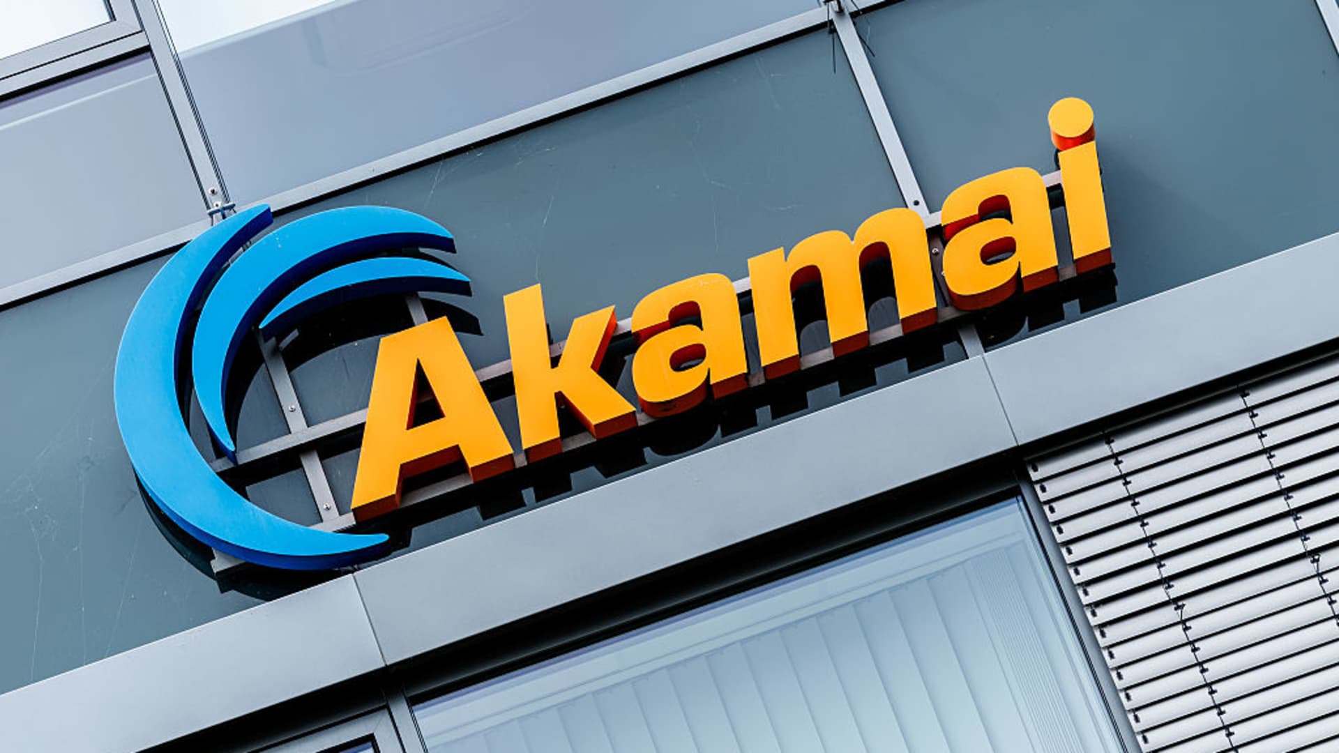 AI is a boon for 3 internet traffic cop stocks. Cramer says only 1 is a buy right now