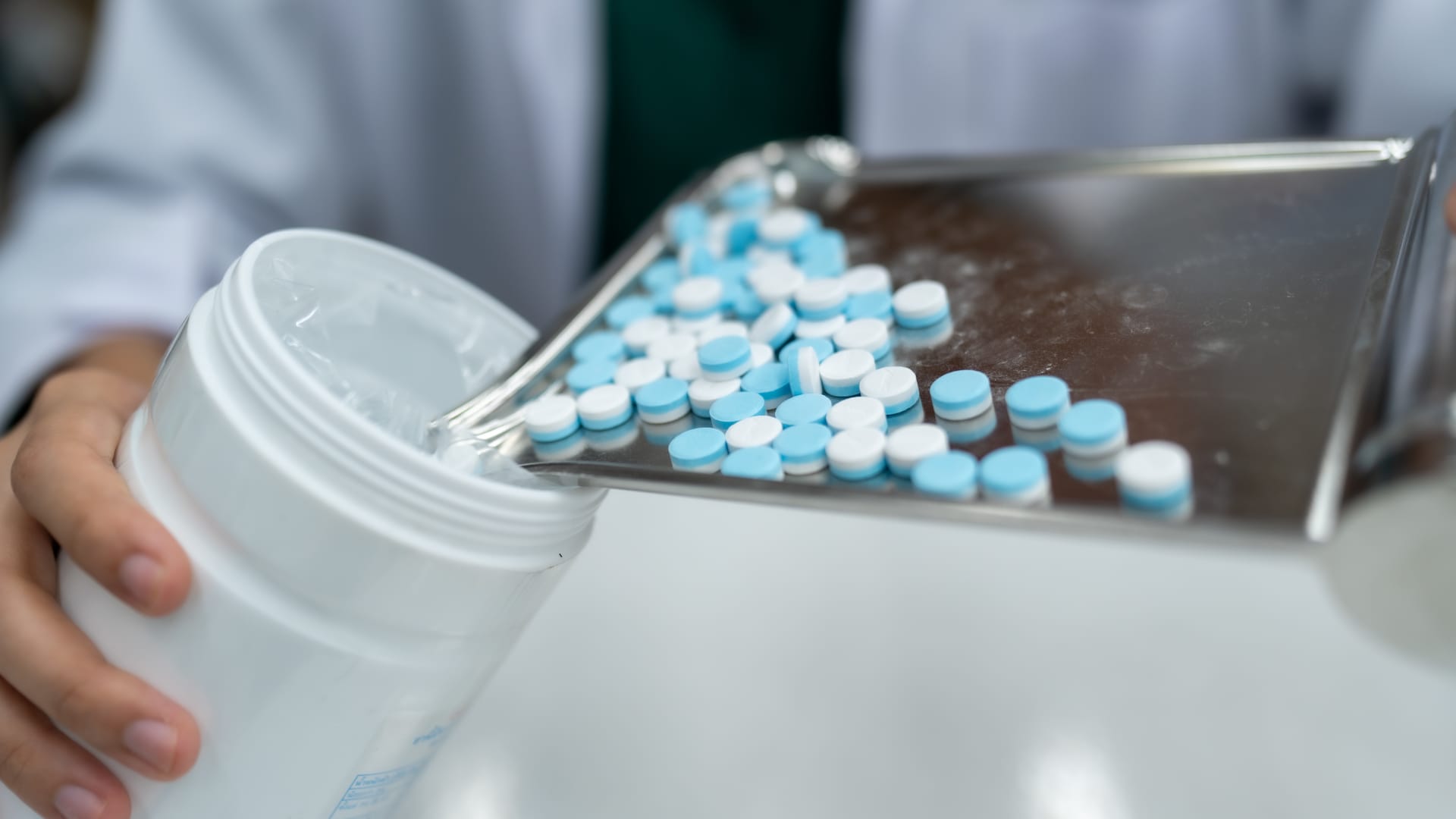 Big Pharma turns to China for new drugs as patent cliff drives multibillion-dollar deals