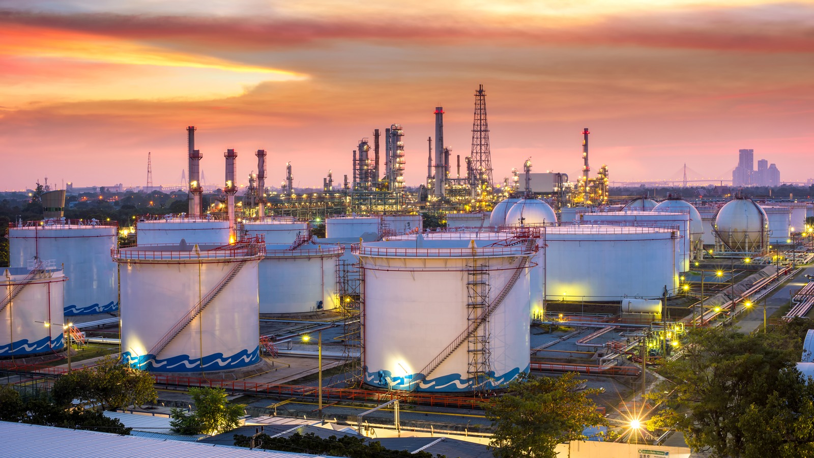 How Investors Are Reacting To Pembina Pipeline (TSX:PPL) National Interest Approval
