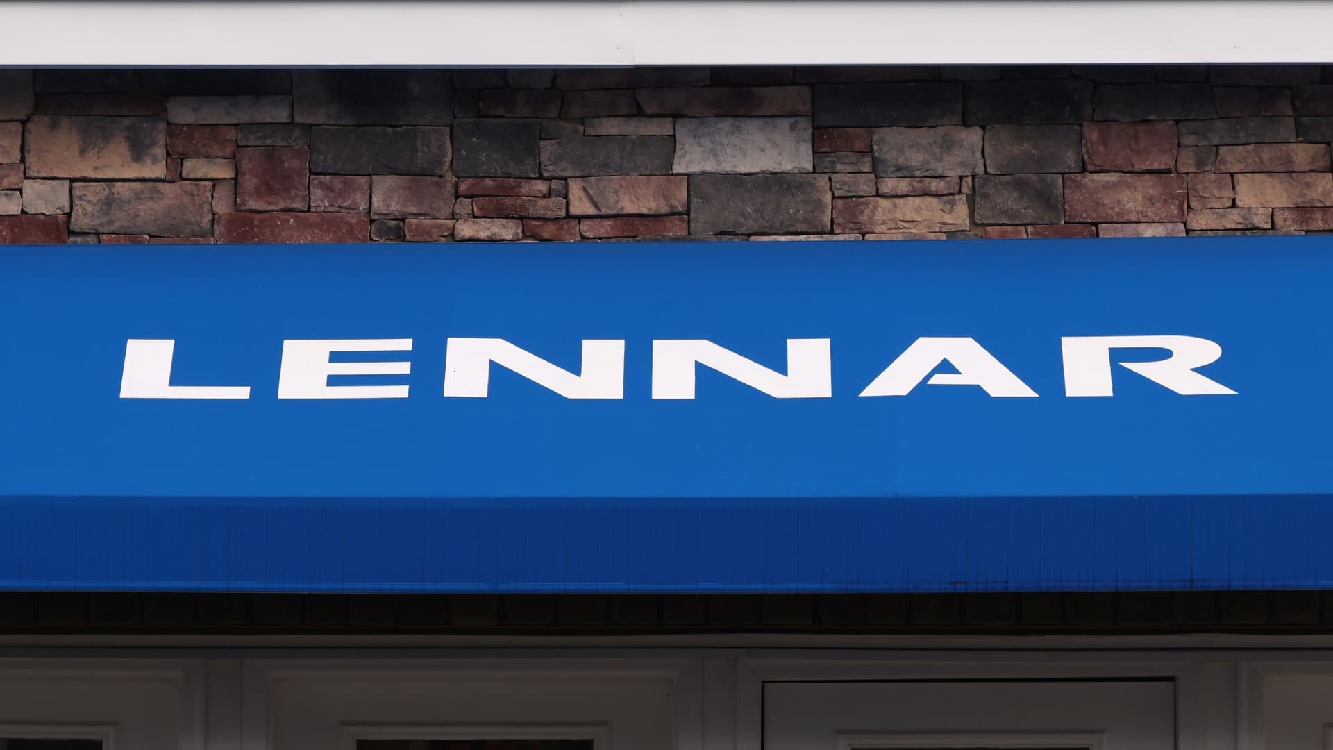 Berkshire buys more Lennar shares, but pace of purchases slows