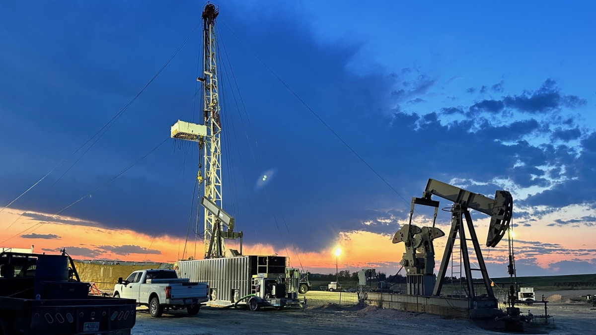 U.S. Oil Drilling Inches Up As Prices Fall