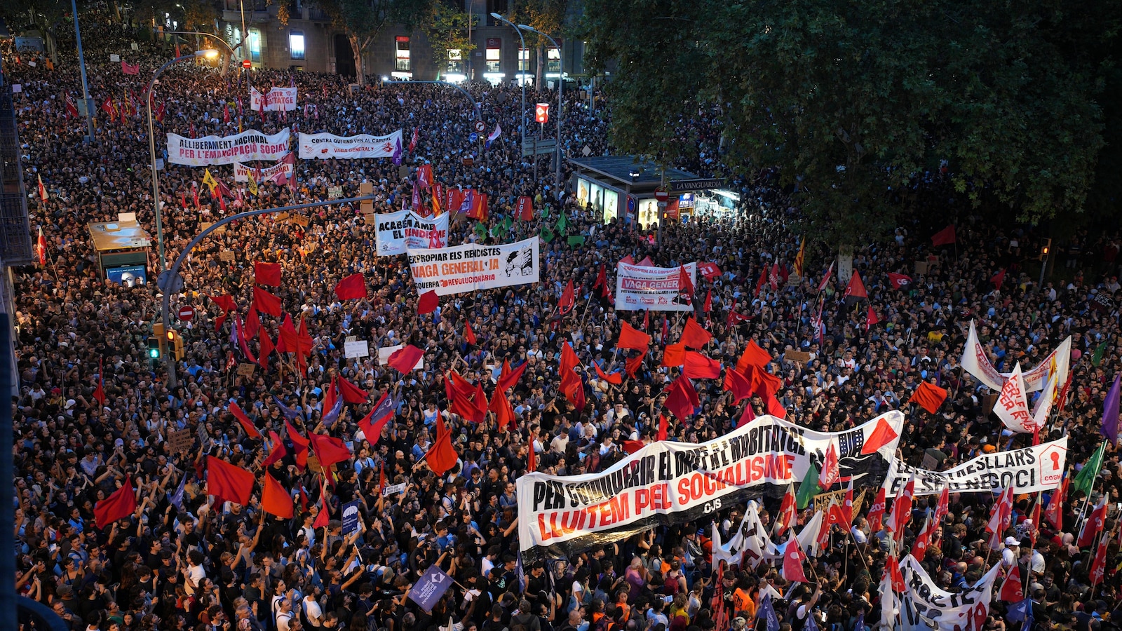 Spain’s government approves new urgent housing measures after a night of unrest in Barcelona