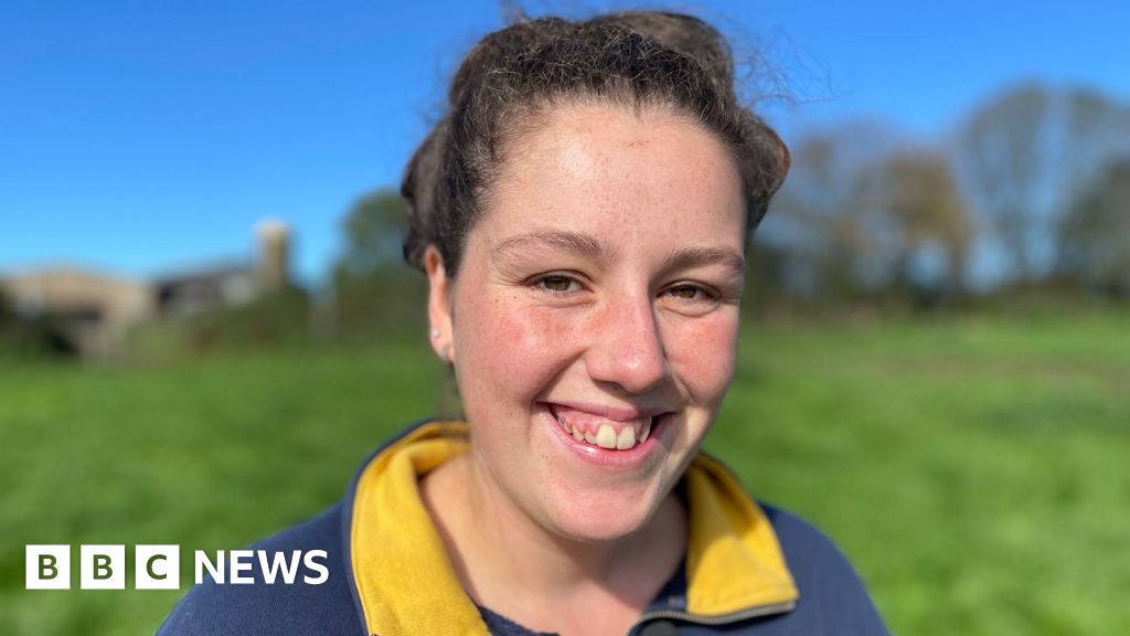 Derbyshire farmers hope jabs can save herd from Bluetongue risk