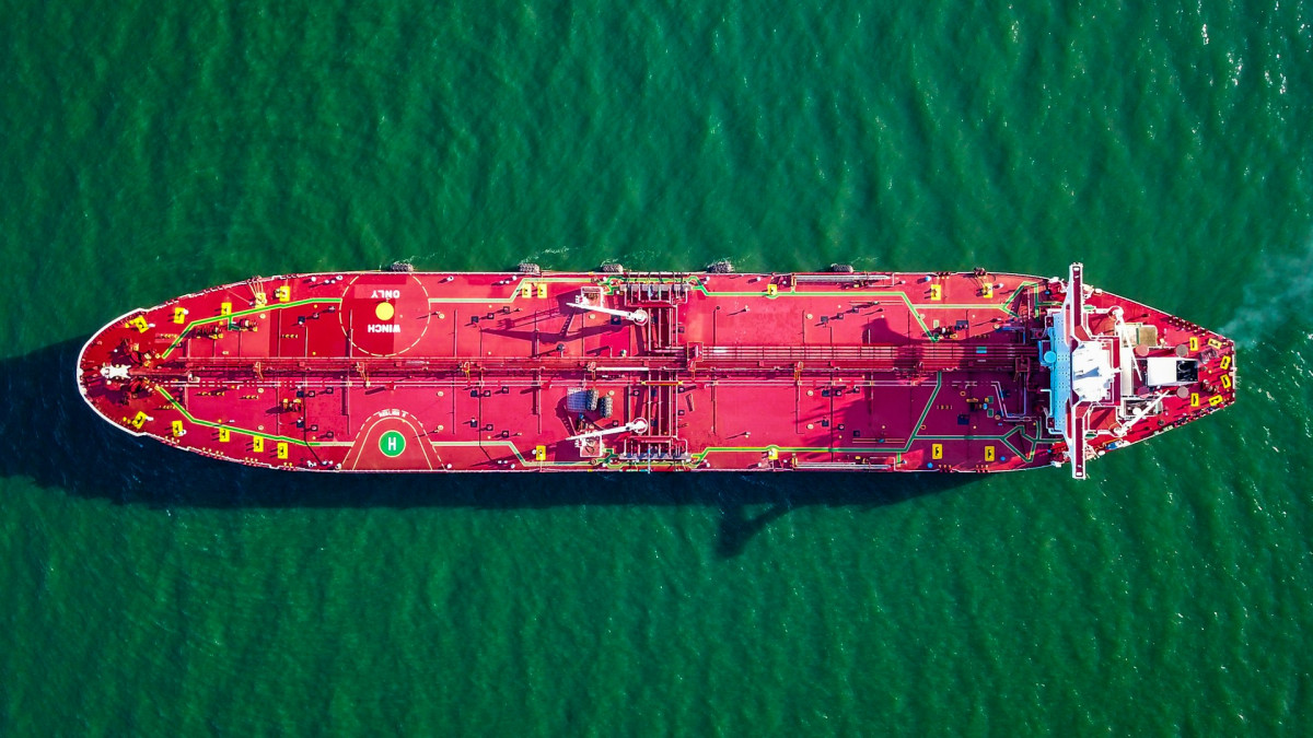 Hormuz Tanker Traffic Hits Two-Month Low as Attacks Surge